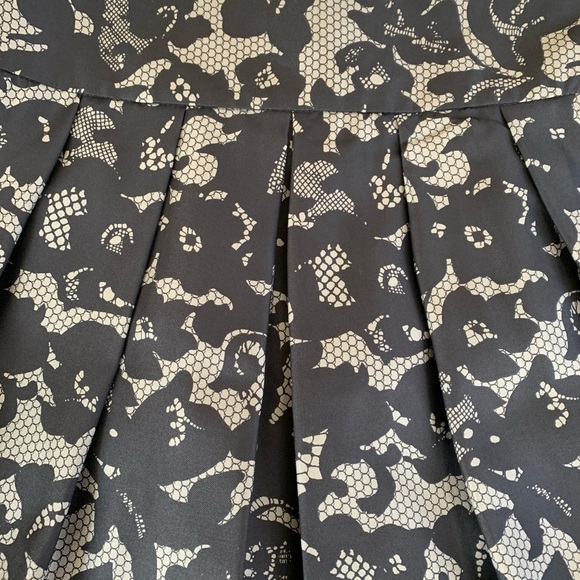 BANANA REPUBLIC Silk Skirt - Picture 3 of 5